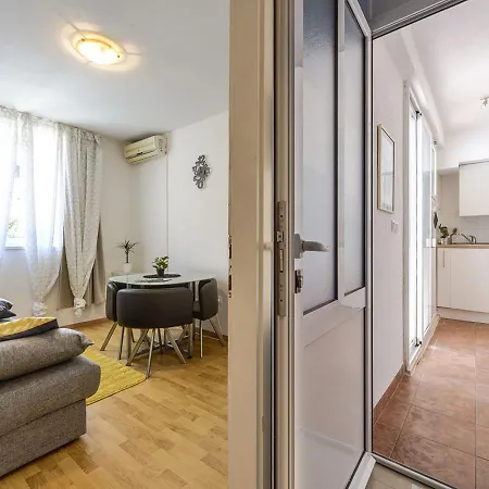 Spacious In With Beach Nearby * Dubrownik